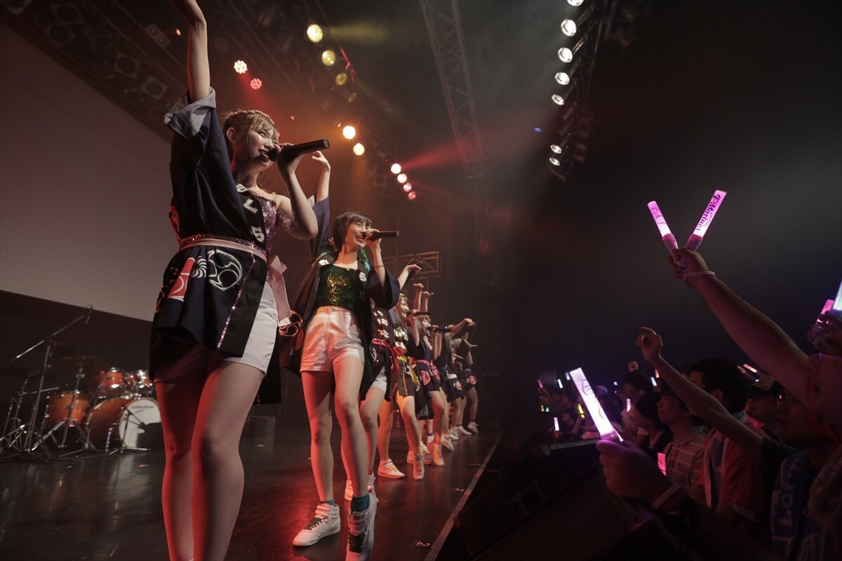 「“LinQの日”直前999円LIVE 2018『私たちがLinQです！アラタメマシテハジメマシテ。』」の様子。（写真提供：ジョブネット）