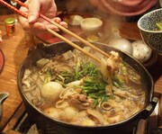 西村智彦「おやじ飯」より「だまっこ鍋」。