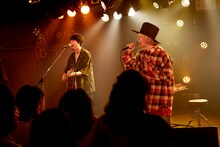 吉田山田「吉田山田ツアー2018 ＜Acoustic Set＞」初日公演の様子。