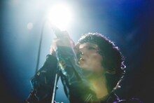 石崎ひゅーい（撮影：鈴木友莉）