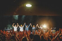 「石崎ひゅーい 弾き語りワンマンTOUR 2018『ピリオド』」東京キネマ倶楽部公演の様子。