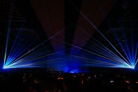 「EVENING WITH YOSHIKI 2018 IN TOKYO JAPAN 6DAYS 5TH YEAR ANNIVERSARY SPECIAL」の様子。