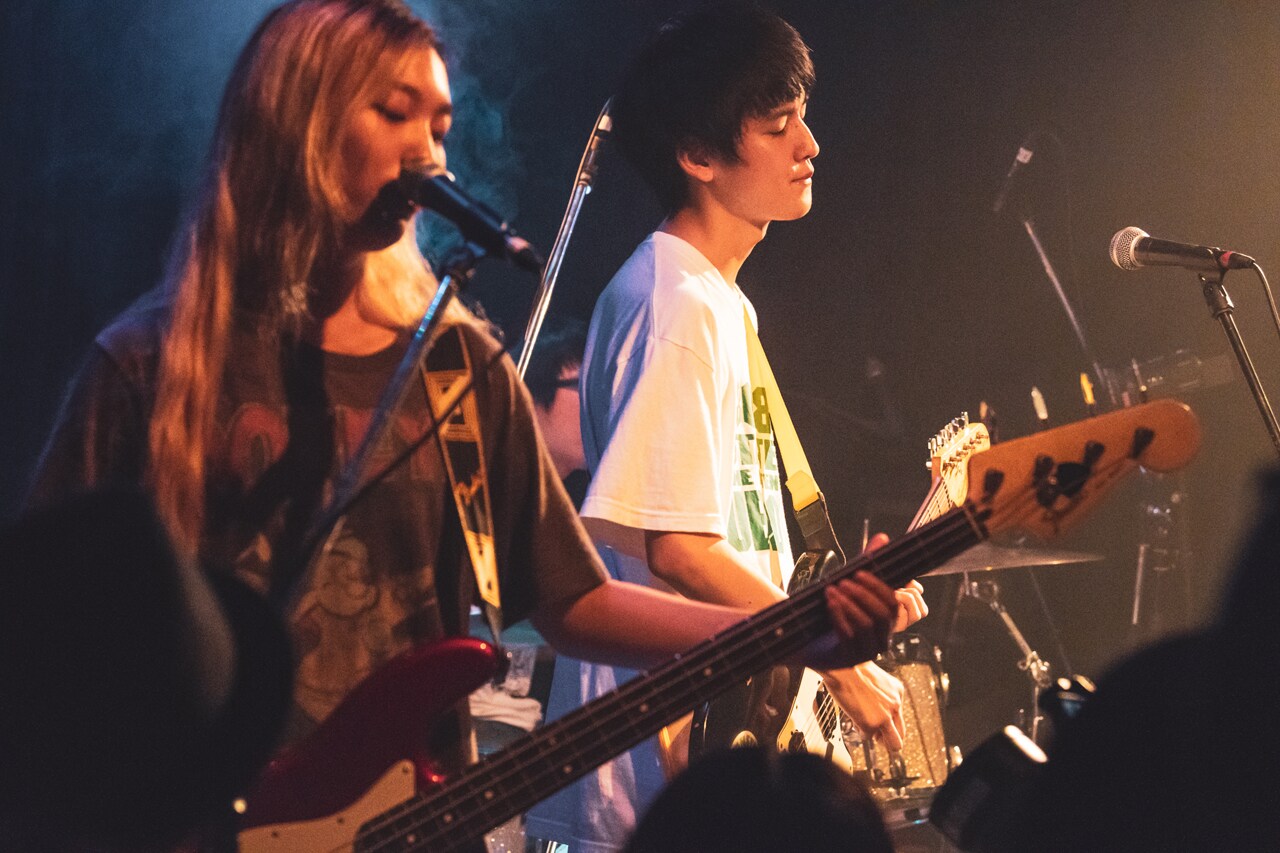 ニトロデイのレコ発ツアー、uri gagarnと轟音交わしたファイナル公演