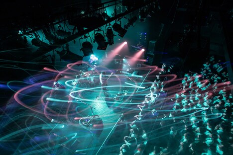 「須田景凪 LIVE 2018 “Dolly”」東京・WWW X公演の様子。（Photo by Taku Fujii）