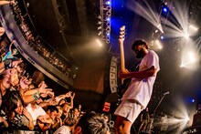 Kazuki（G, Vo / SHADOWS）（Photo by Takashi "TAKA" Konuma）