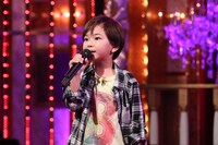 「カラオケ王No.1決定戦 最強歌うまキッズ大会」のワンシーン。 (c)テレビ朝日