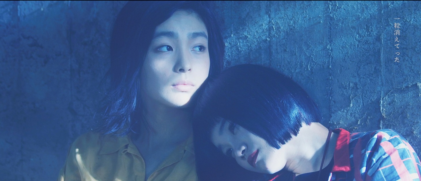 セントチヒロ・チッチ「夜王子と月の姫」ミュージックビデオのワンシーン。