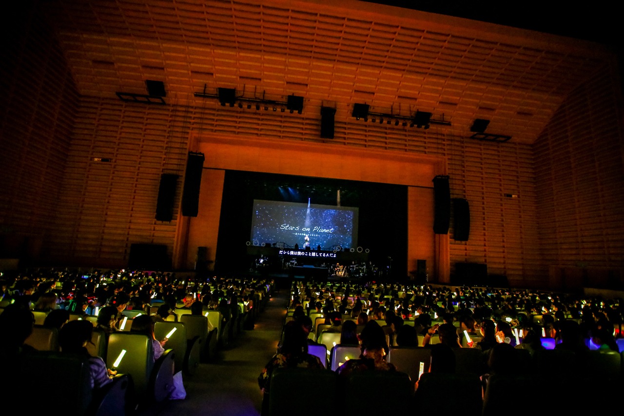 「Stars on Planet -星の王子さまにさよならを-」夜公演の様子。（Photo by Viola Kam［V'z Twinkle］）