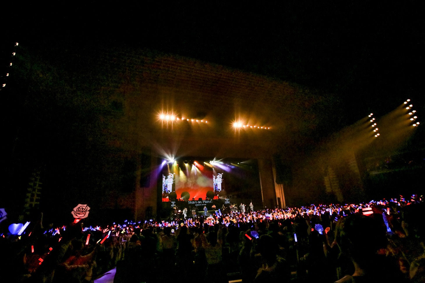 「Stars on Planet -星の王子さまにさよならを-」夜公演のアンコールの様子。（Photo by Viola Kam［V'z Twinkle］）