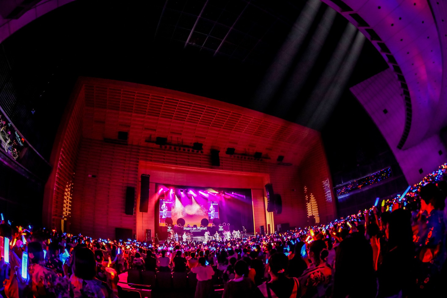「Stars on Planet -星の王子さまにさよならを-」夜公演のアンコールの様子。（Photo by Viola Kam［V'z Twinkle］）