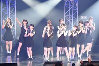 =LOVE「=LOVE デビュー1周年記念プレミアムイベント」の様子。