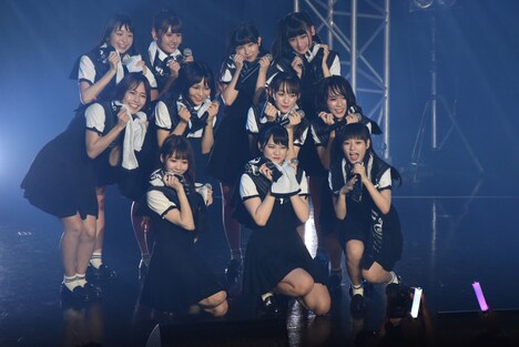 =LOVE「=LOVE デビュー1周年記念プレミアムイベント」の様子。