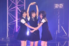 =LOVE「=LOVE デビュー1周年記念プレミアムイベント」の様子。