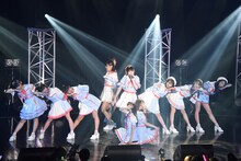 =LOVE「=LOVE デビュー1周年記念プレミアムイベント」の様子。