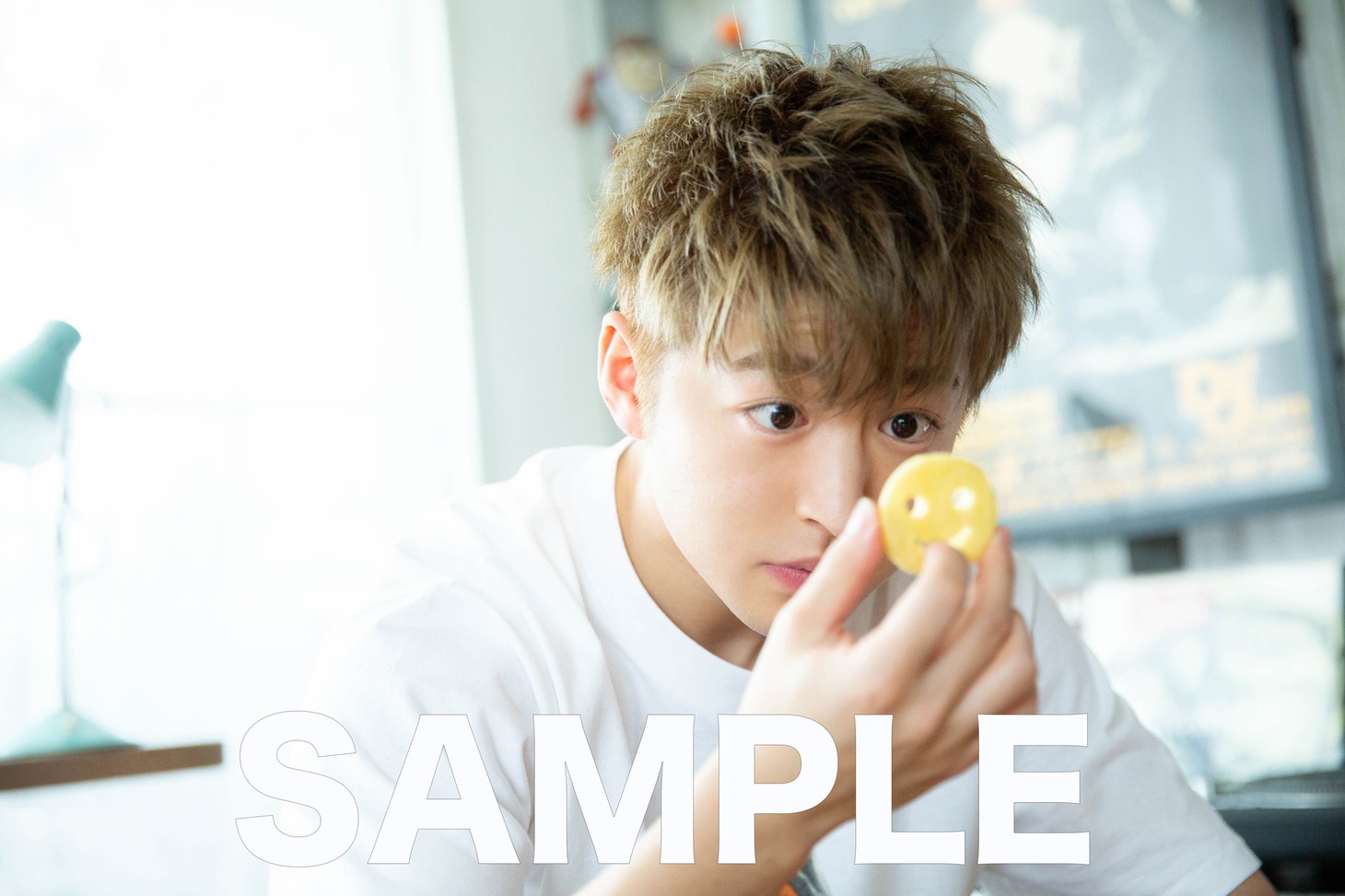 佐野玲於1st写真集「さのさん」楽天ブックス限定特典ポストカードサンプル画像