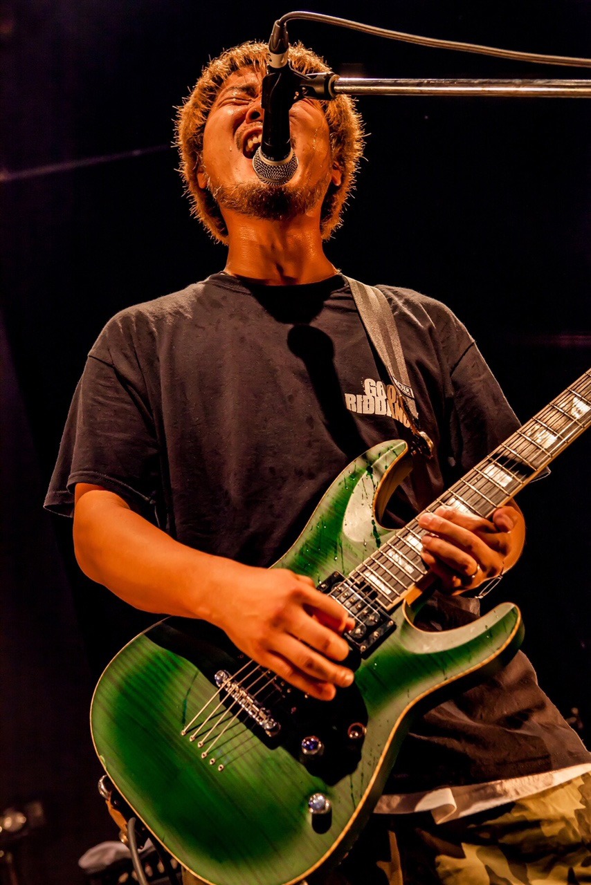 Takahiro（G, Vo / SHADOWS） （Photo by takashi konuma）