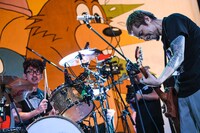 左から恒岡章（Dr / Hi-STANDARD）、横山健（G, Vo  / Hi-STANDARD）。（Photo by Teppei Kishida）