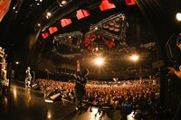 「PRE-AIR JAM SHOW 18」でのHi-STANDARDのライブの様子。（Photo by Teppei Kishida）