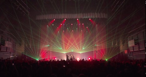 EMPiREのマイナビBLITZ赤坂公演の様子。