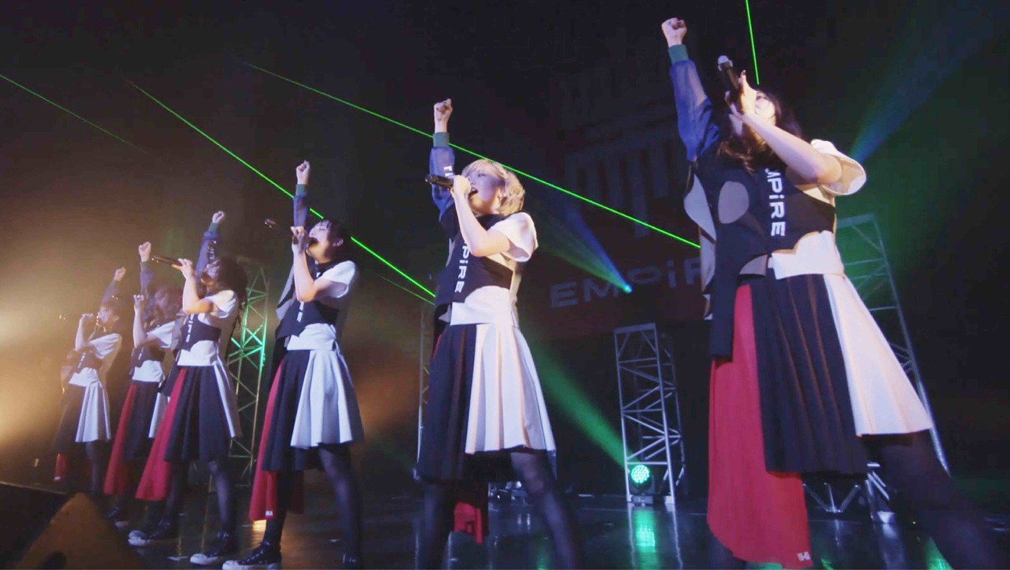 EMPiREのマイナビBLITZ赤坂公演の様子。