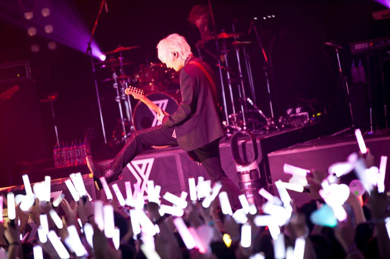 まふまふ（Photo by Takuro Hori［ELENORE］、Kazuya Imada［ELENORE］）