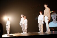 ボーカルチーム(c)PLEDIS