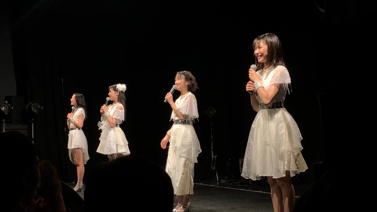 「新*定期ライブ　EPISODE-15 ～東京女子流から発表があります。～」の様子。（写真提供：エイベックス）
