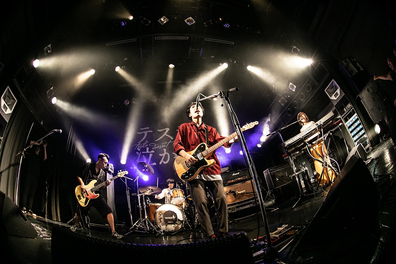 テスラは泣かない。「『偶然とか運命とか』Release Tour【10周年とかツアーとか】」東京・WWW公演の様子。（写真提供：murffin discs）