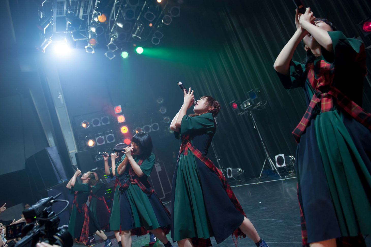 BiSH（Photo by JUMPEi YAMADA）