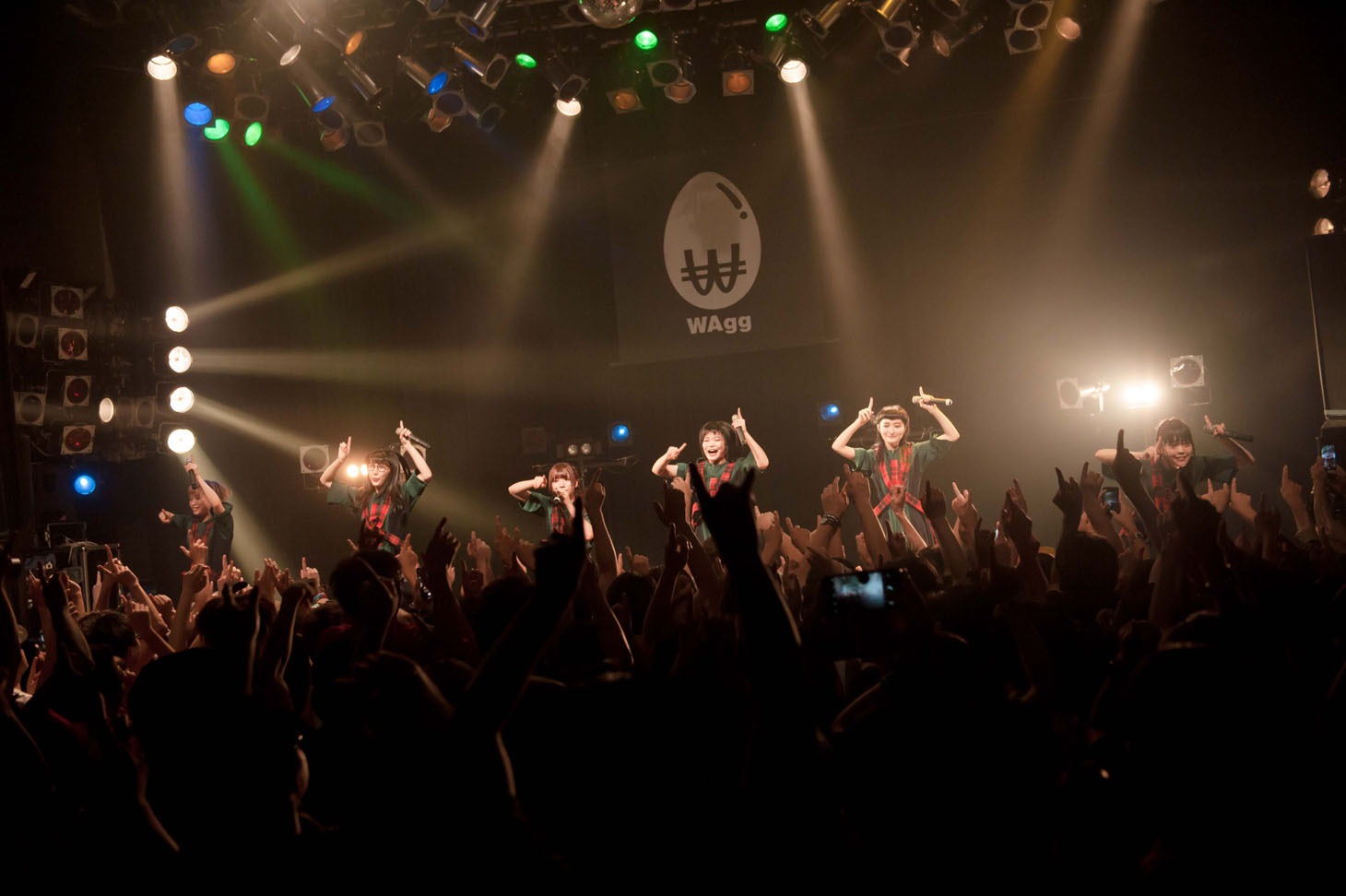 「WAgg the beginning」東京公演第2部よりBiSHのライブの様子。（Photo by JUMPEi YAMADA）