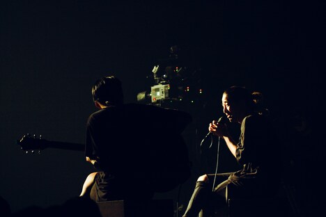 左からIvan（G）、Yosh（Vo）。（Photo by Reiji Yamasaki）