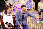 左から川田裕美、東野幸治。