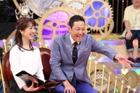 左から川田裕美、東野幸治。