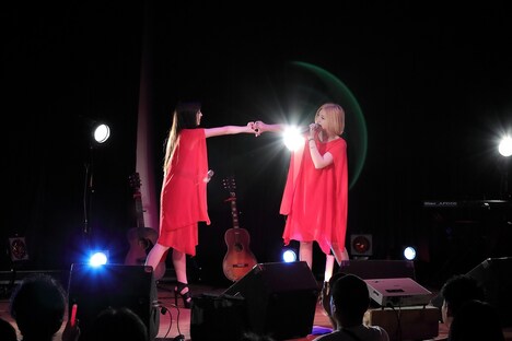 ROSE A REAL（写真提供：avex）