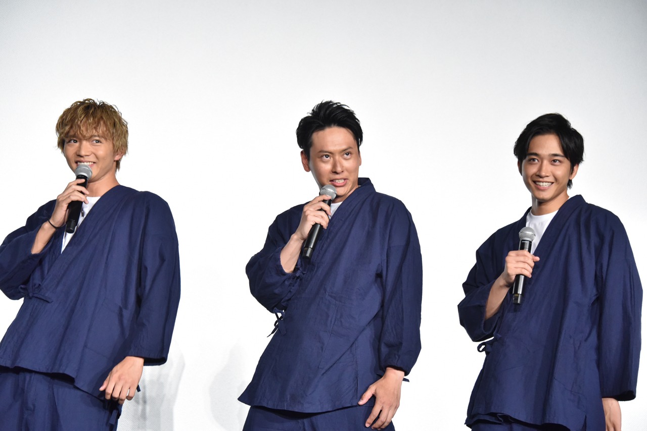 左から佐藤大樹、山下健二郎、佐藤寛太。