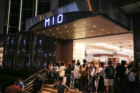 2018年9月8日に行われたストリートライブの様子。（写真提供：ワーナーミュージック・ジャパン）