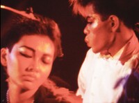 映画「aura aurora / オーラ・オーロラ」より、アレルギー。