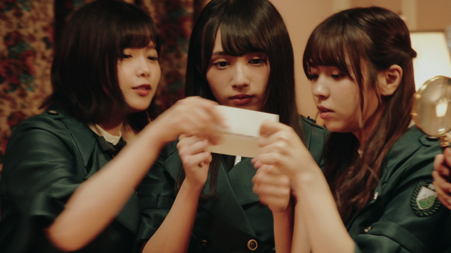 「ロッテ クランキー名探偵ねるの事件簿～怪盗クランキーからの挑戦状～中級問題篇」のワンシーン。