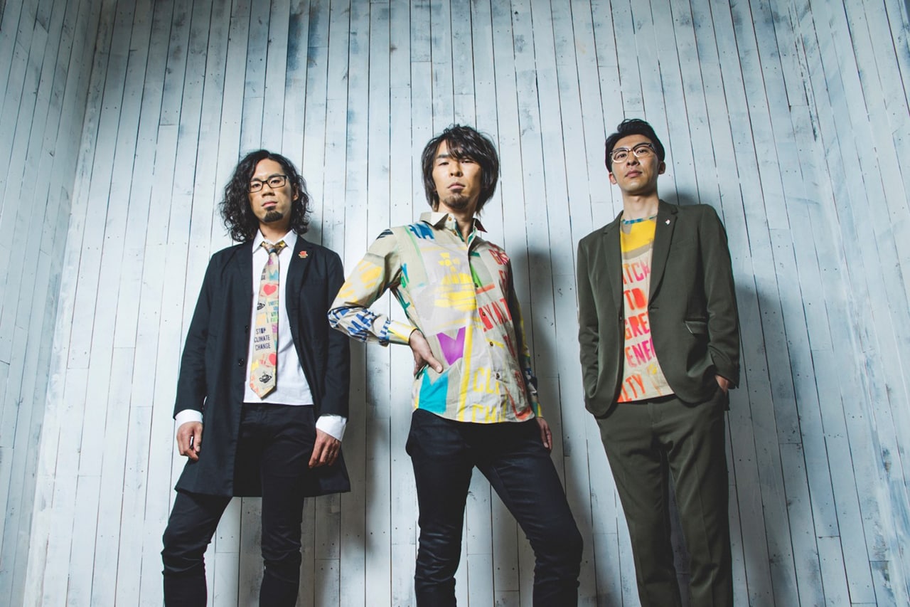 結成15周年の鶴、磯貝サイモンをプロデューサーに迎えた「歩く this way」発売