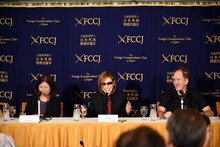 東京・日本外国特派員協会（FCCJ）で行われたYOSHIKI記者会見の様子。