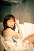 10月18日に発売された中島愛の写真集「中島愛10th Anniversary写真集 With you...」表紙。
