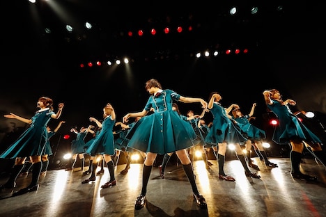 欅坂46による東京・渋谷ストリームホールこけら落とし公演の様子。