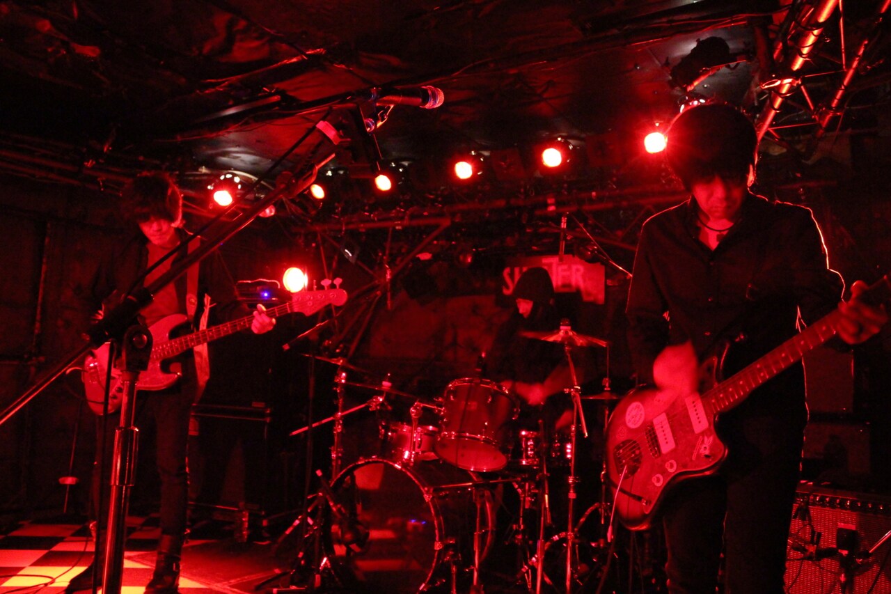 dip、下北沢CLUB Queで3年ぶりワンマン