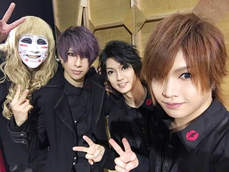 ゴールデンボンバー