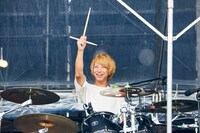 八木優樹（Dr, Cho / KEYTALK）（撮影：中野修也）