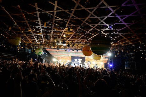 「三宅ロックフェスティバル vol.3」の様子。（撮影：緒車寿一）