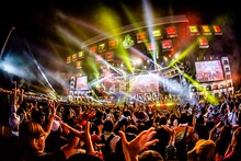 氣志團のライブの様子。（撮影：青木カズロー）