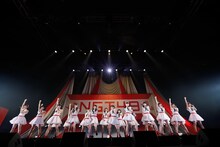 「今日は負けでもいい」を披露するNGT48研究生。(c)AKS