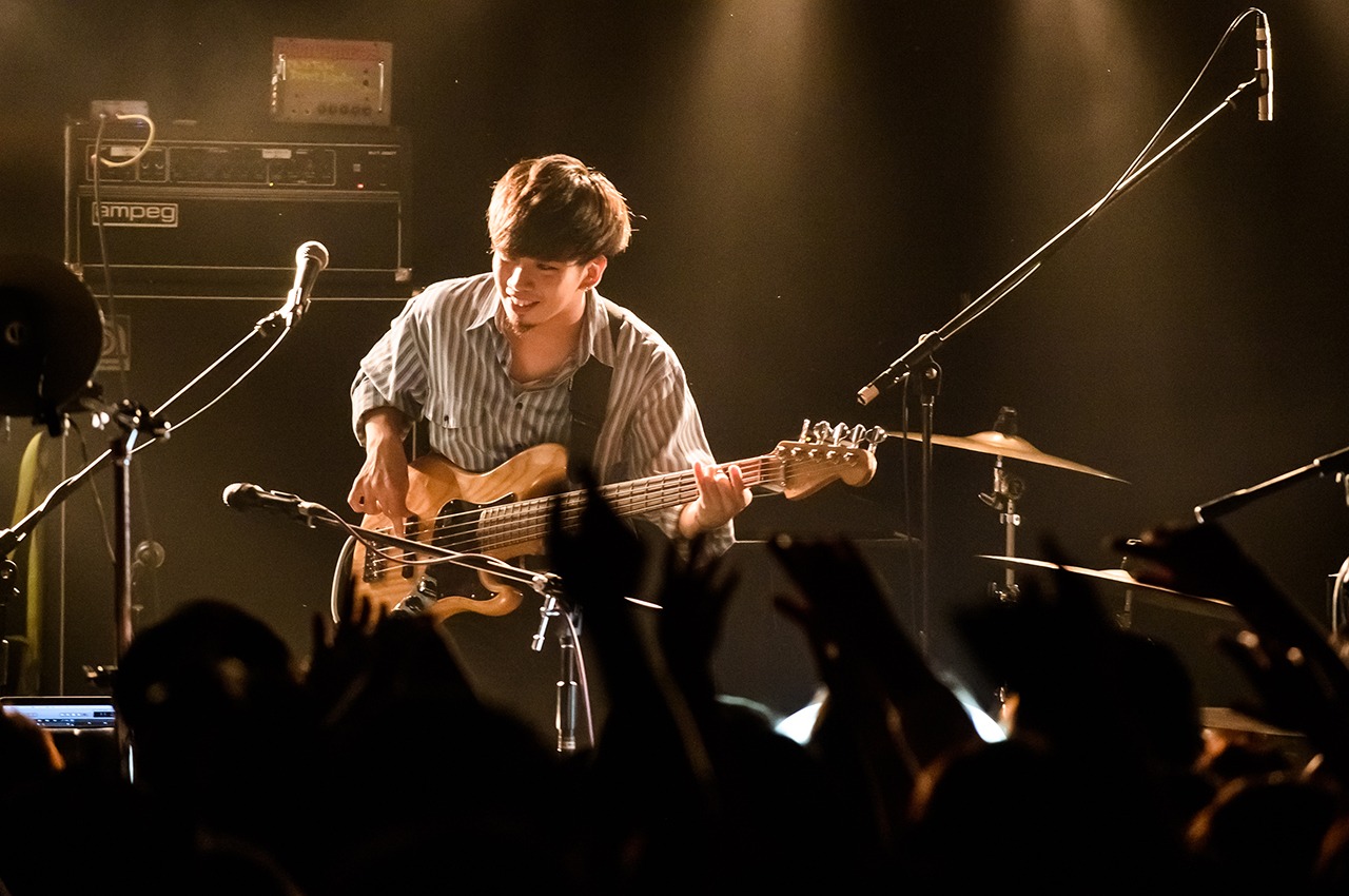 新井和輝（B / King Gnu）（撮影：繁野潤哉）