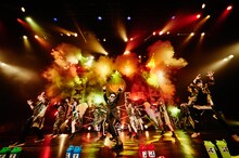 チームしゃちほこ×RADIO FISH（撮影：川嶋謙吾、渡邊玲奈［田中聖太郎写真事務所］）